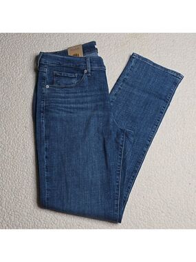 1363 NWT Levi's Classic Straight Fit Women's Jeans Sz 10 Long